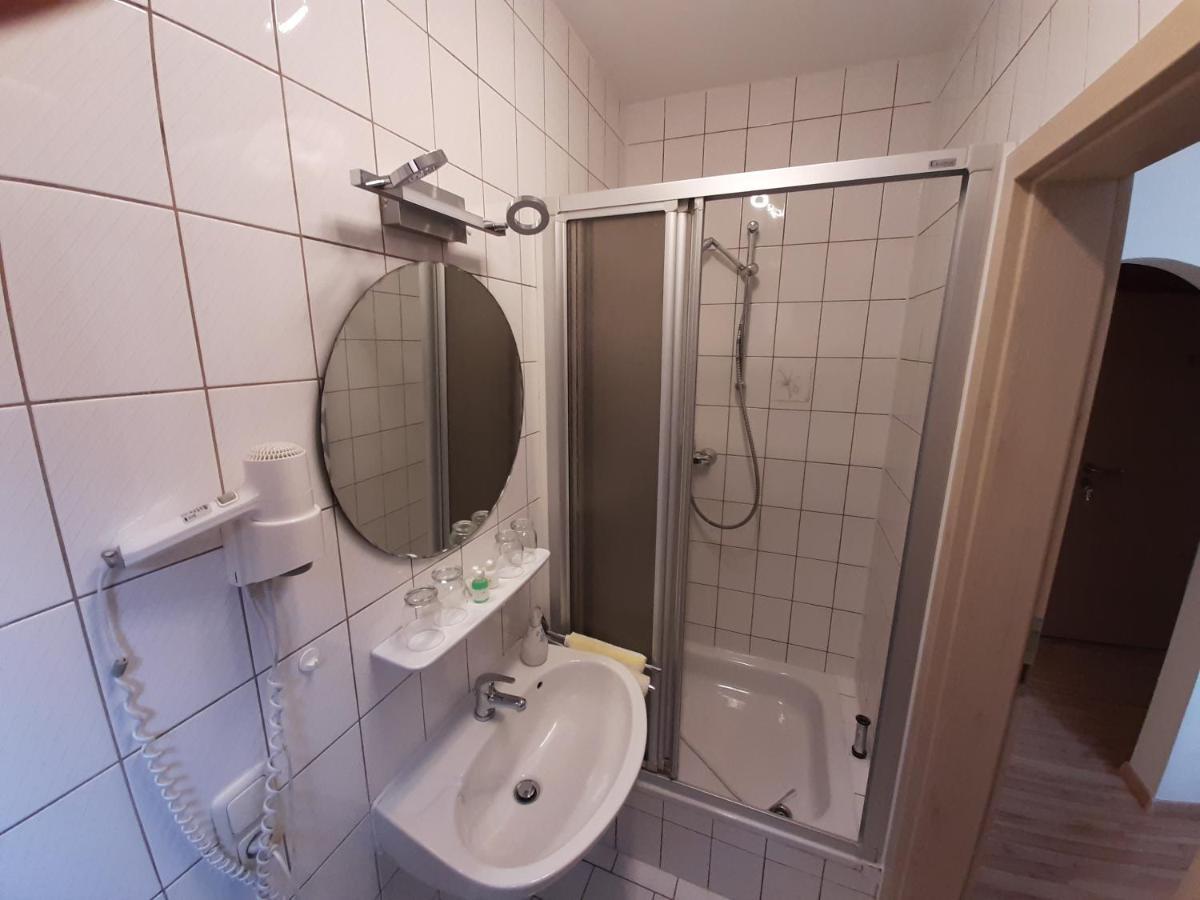 Gasthaus Zur Linde Gebsattel Экстерьер фото