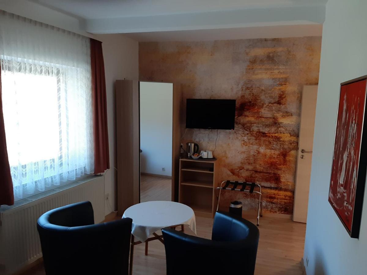 Gasthaus Zur Linde Gebsattel Экстерьер фото