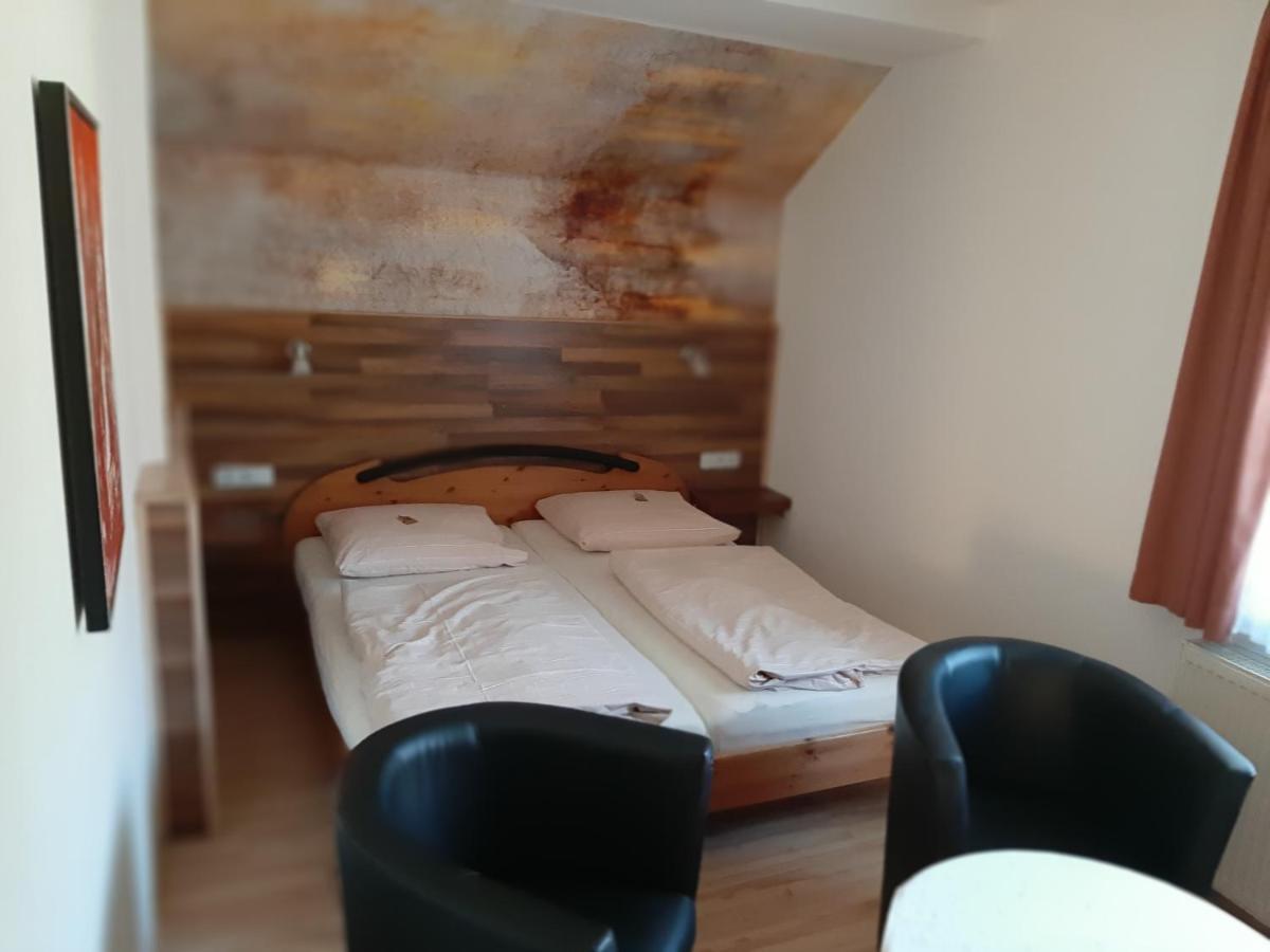 Gasthaus Zur Linde Gebsattel Экстерьер фото