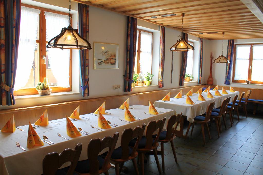 Gasthaus Zur Linde Gebsattel Экстерьер фото