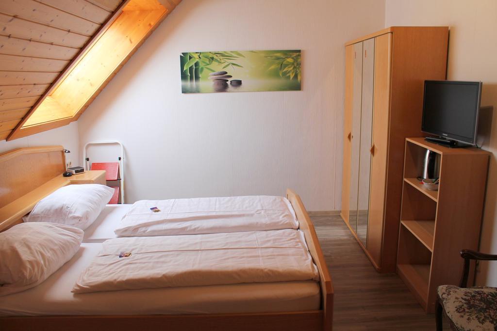 Gasthaus Zur Linde Gebsattel Экстерьер фото